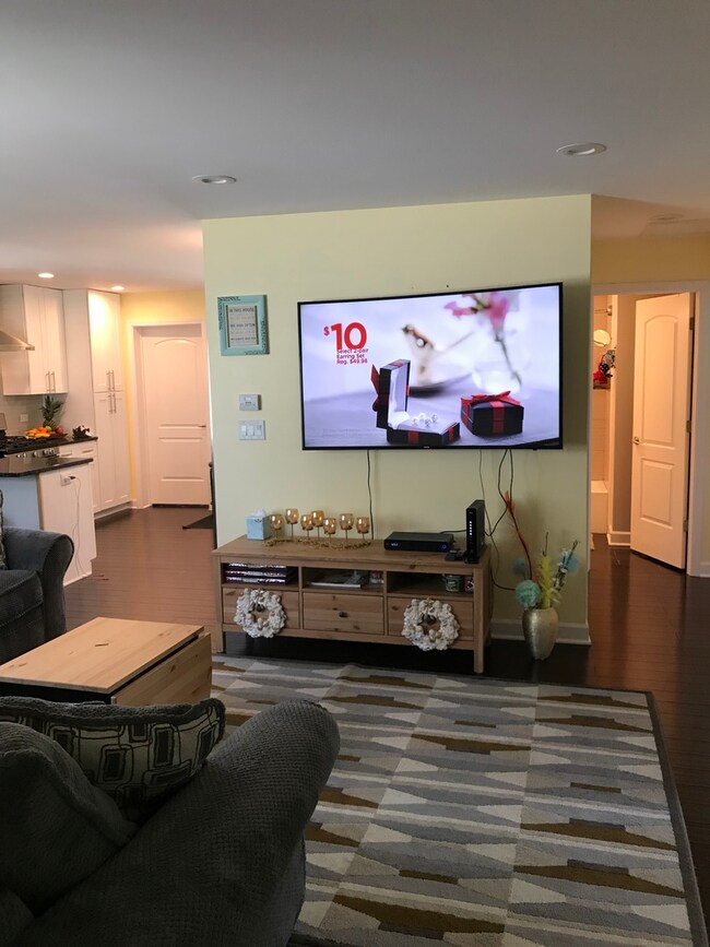 2102 Wren Ln, Rolling Meadows, IL 60008 - photo 3