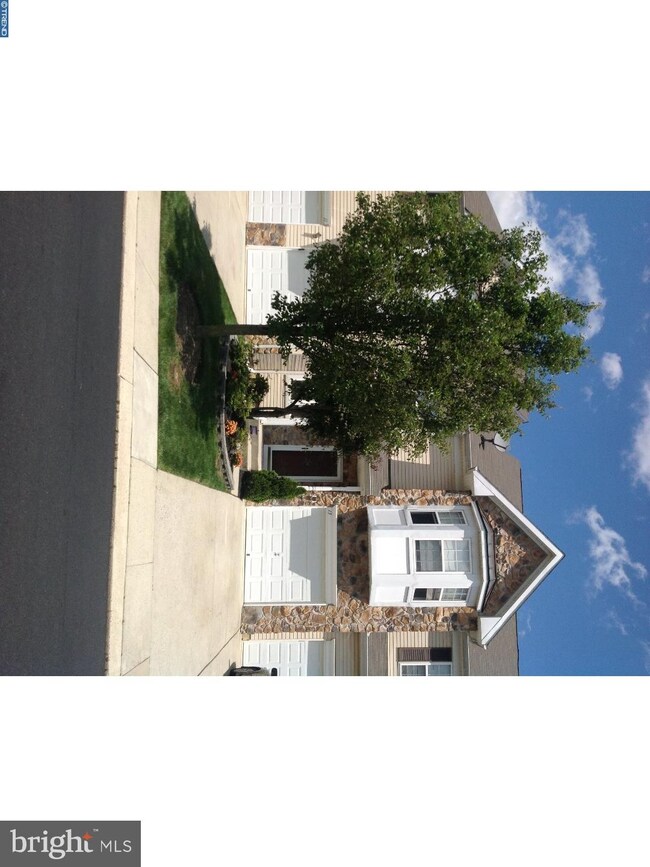 13 Wyndham Ct, Bordentown, NJ 08505 - photo 2