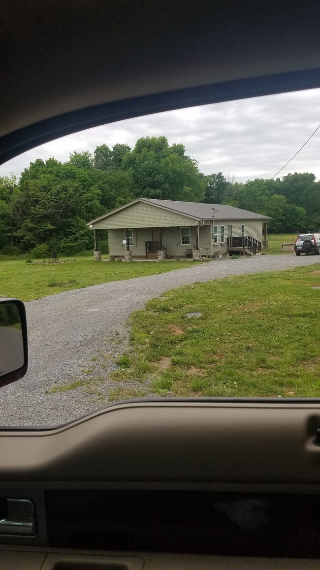 540 Pinkston Rd, Bell Buckle, TN 37020 - photo 3
