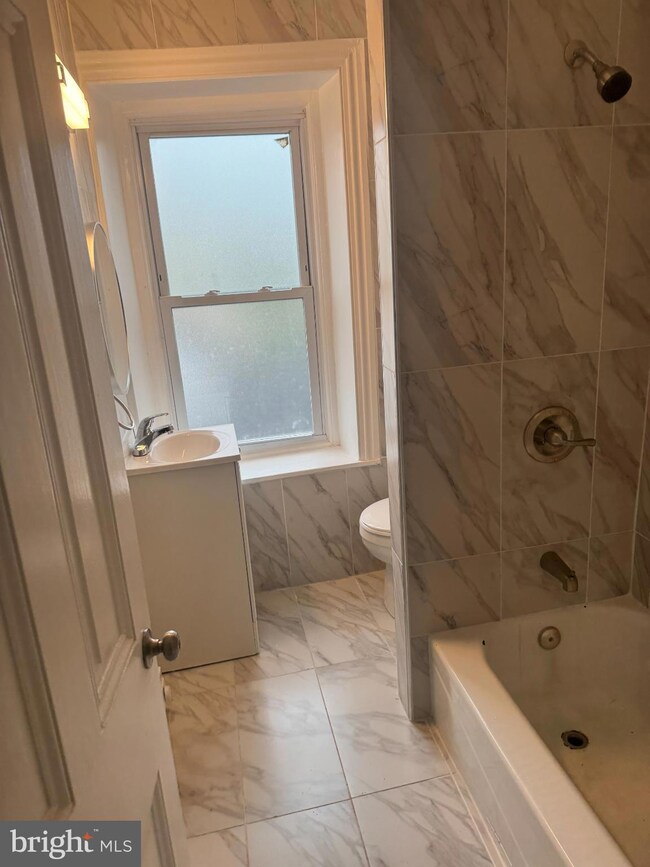 1321 Dekalb St unit B, Norristown, PA 19401 - photo 4