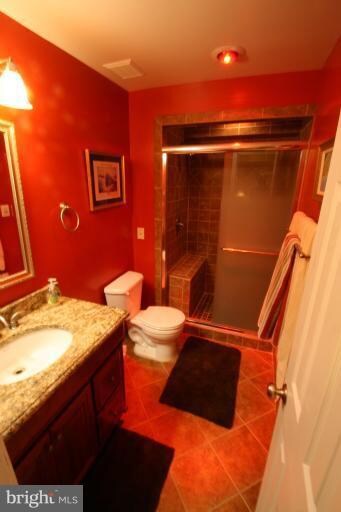 20852 Channel Ct, Sterling, VA 20165 - photo 4