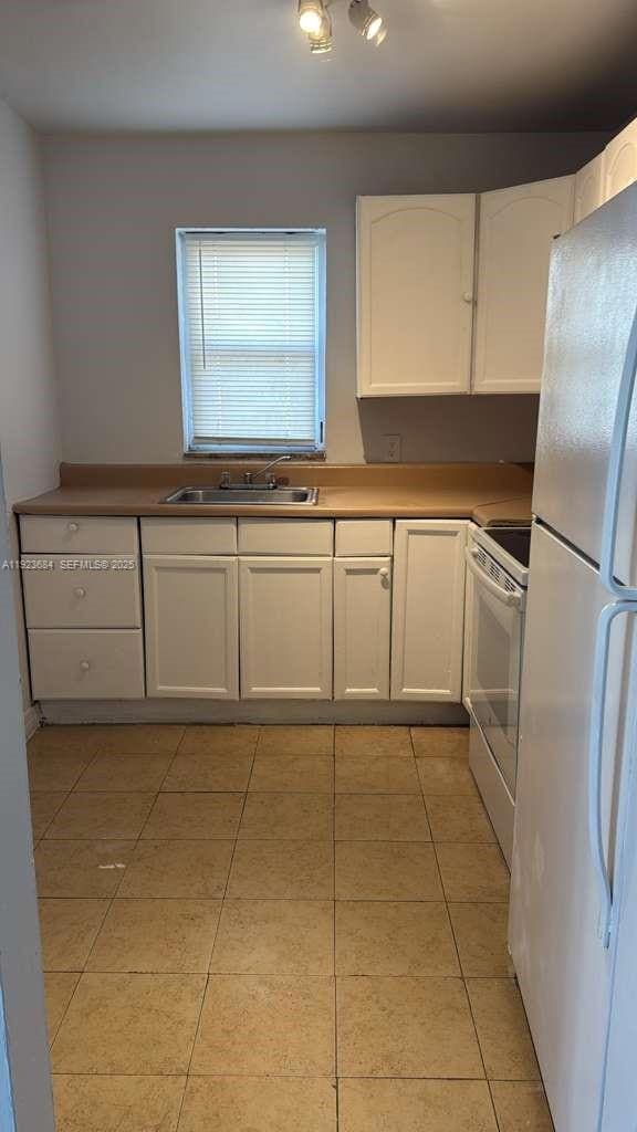 4160 NW 21st St unit D223, Lauderhill, FL 33313 - photo 2