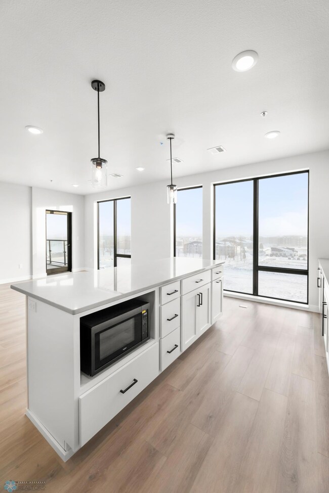 Floor to Ceiling Windows