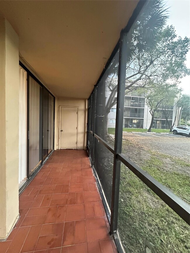 Horizons West unit 106, Miami, FL 33183 - photo 3