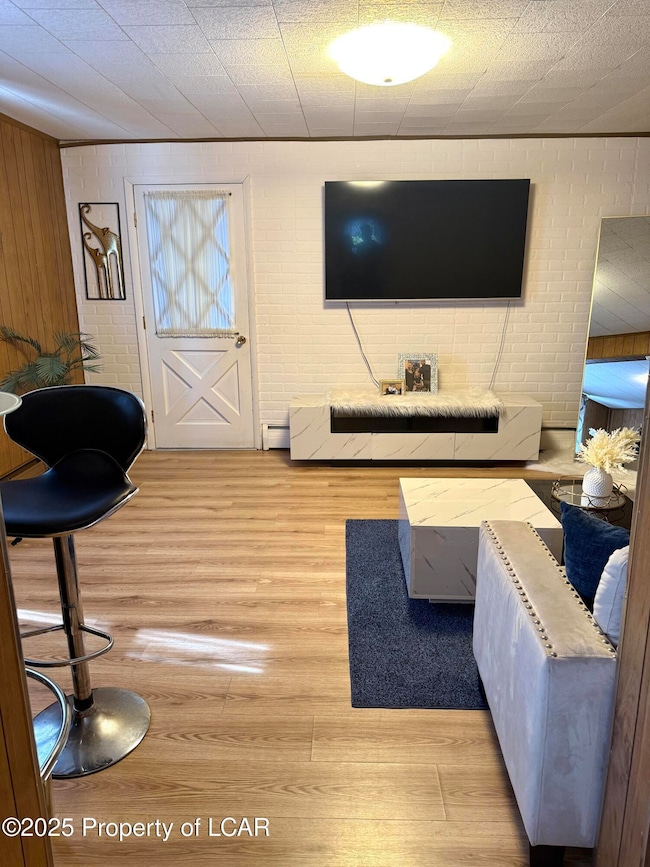 667 Roosevelt St, Hazleton, PA 18201 - photo 2