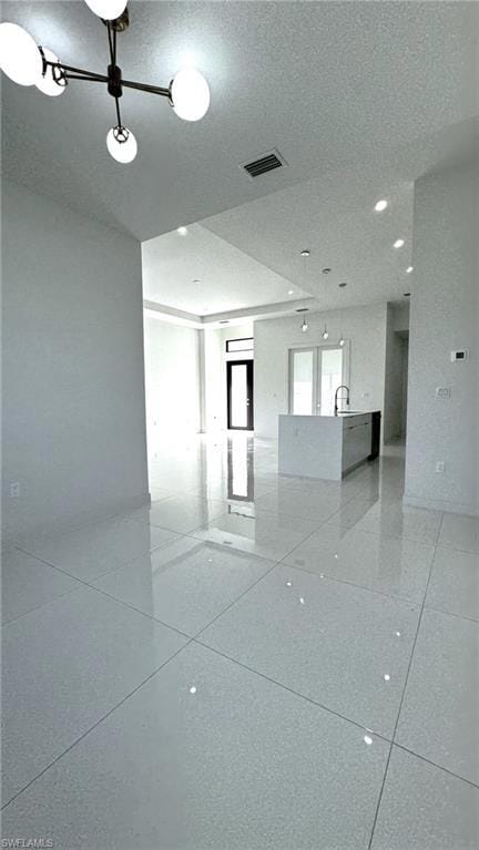 Spare room featuring sink