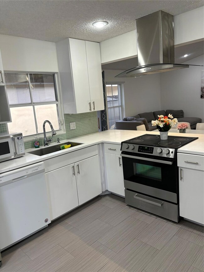 4314 SW 72nd Way, Davie, FL 33314 - photo 2