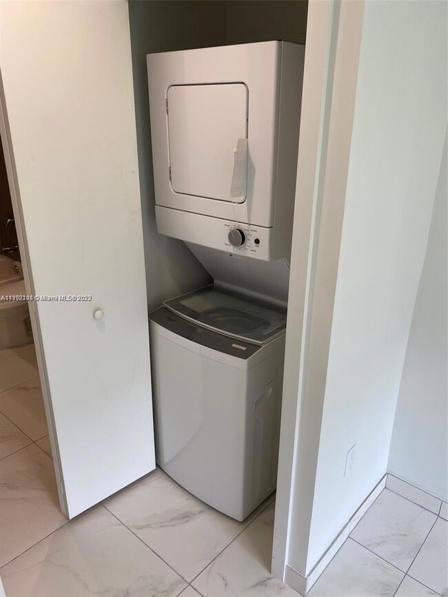 836 SW 2nd St unit 206, Miami, FL 33130 - photo 6