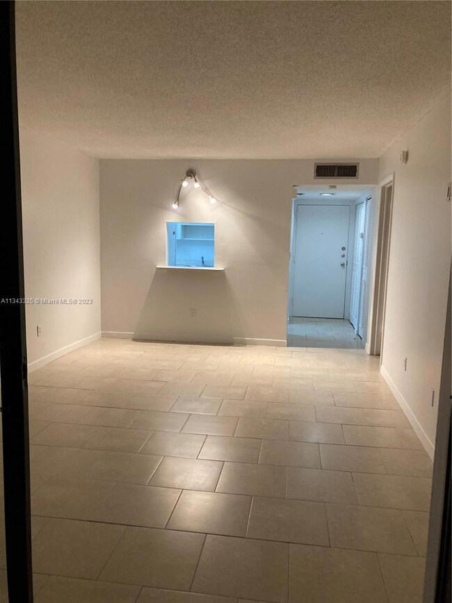 14221 N Kendall Dr unit 411C, Miami, FL 33186 - photo 3