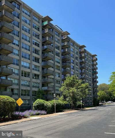 Green Hill Condominiums unit E-1118, Wynnewood, PA 19096 - photo 5