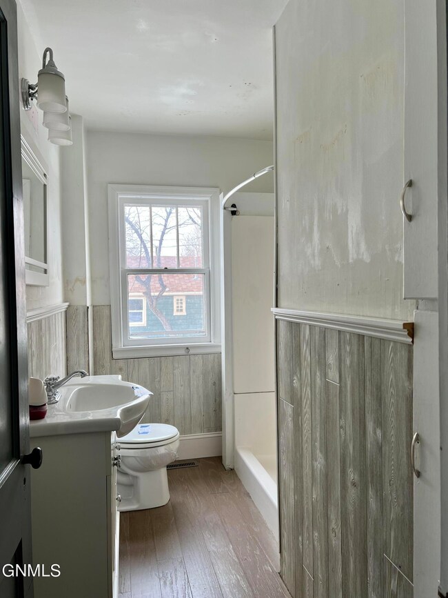 Listing Bathroom