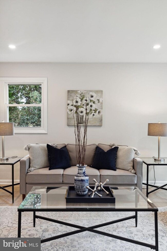 3719 John Dr, Brookhaven, PA 19015 - photo 4