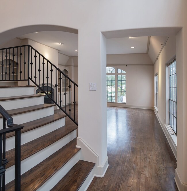 2116 Hazard St, Houston, TX 77019 - photo 6