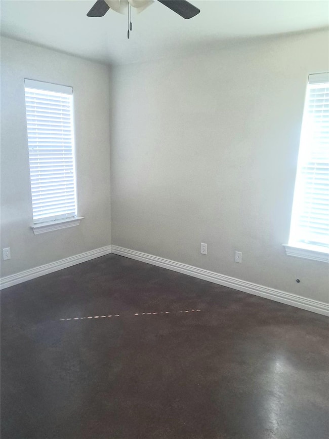 1301 Dicey Rd unit 305, Weatherford, TX 76085 - photo 3