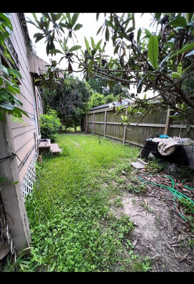 1602 Gale St, Houston, TX 77009 - photo 4