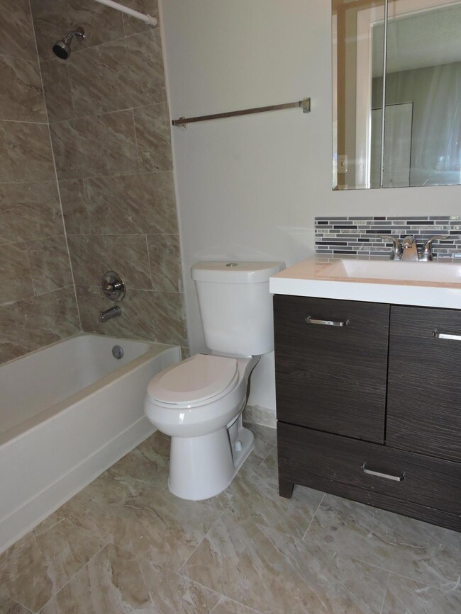 414 Meadows Cir, Boynton Beach, FL 33436 - photo 6