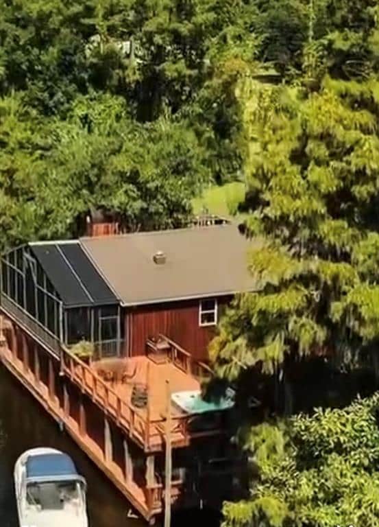 Lush vegetation all around!