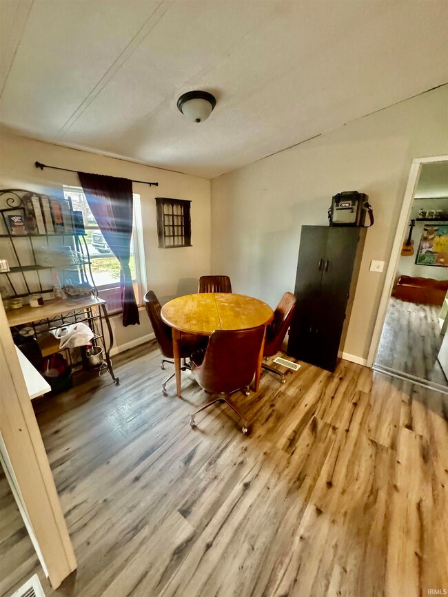 312 E Railroad St, Roachdale, IN 46172 - photo 4