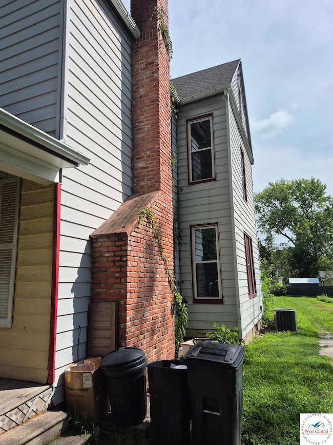 304 E Benton St, Windsor, MO 65360 - photo 3