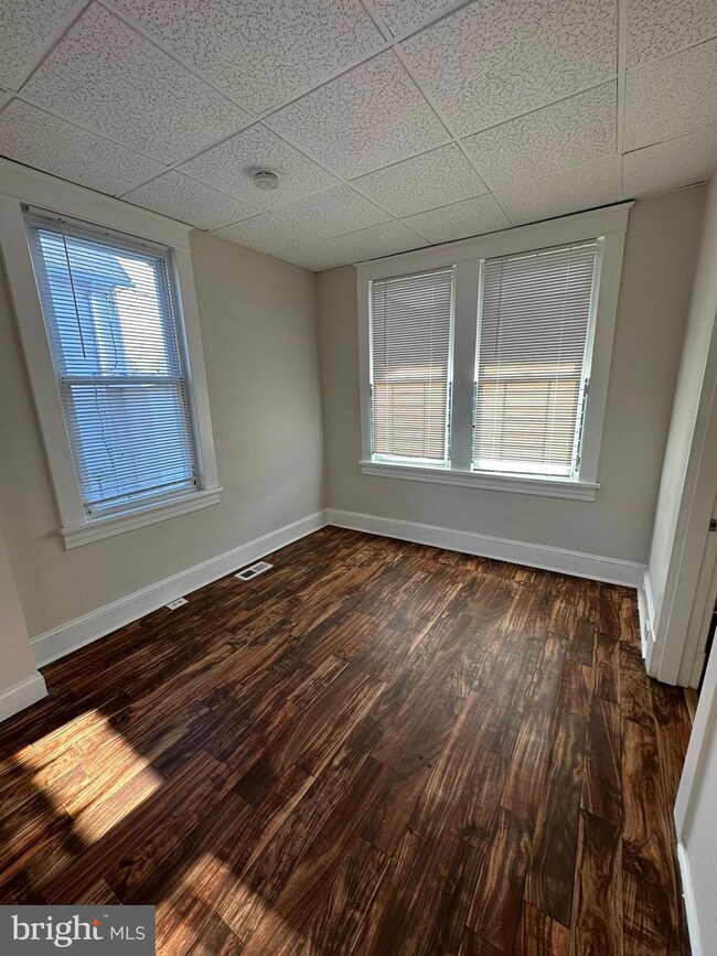 106 S Monastery Ave, Baltimore, MD 21229 - photo 4