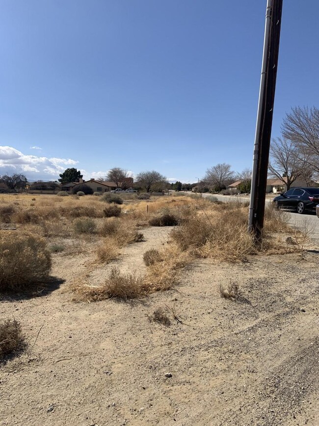 0 Knox and Werner unit 21002014, Rosamond, CA 93560 - photo 4