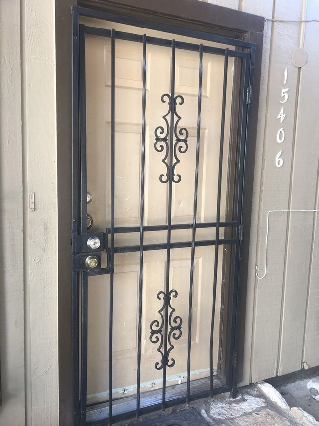 15406 Chipman Ln unit 5406, Houston, TX 77060 - photo 2