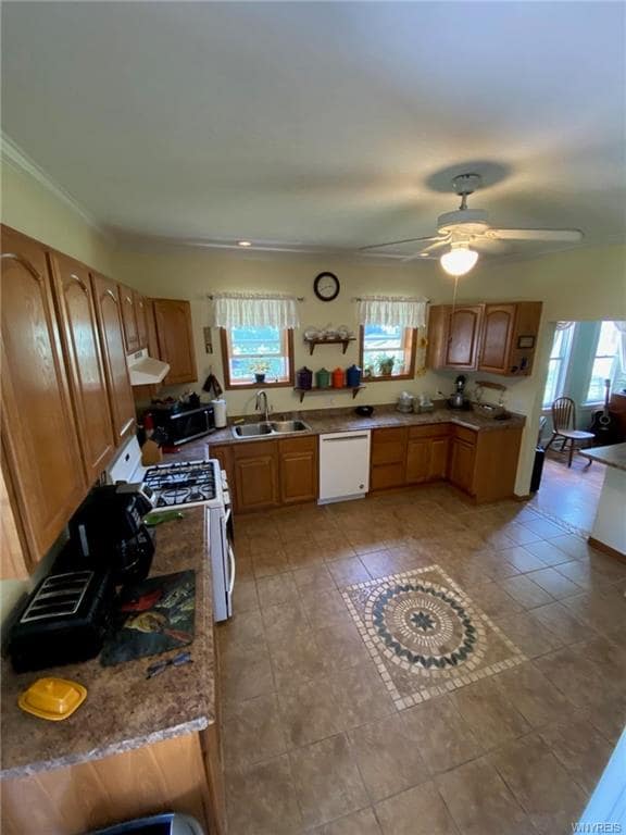 89 Ironton St, North Tonawanda, NY 14120 - photo 2