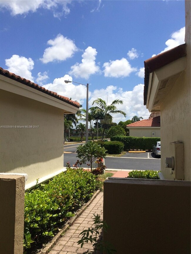 4810 NW 116th Ave, Doral, FL 33178 - photo 2