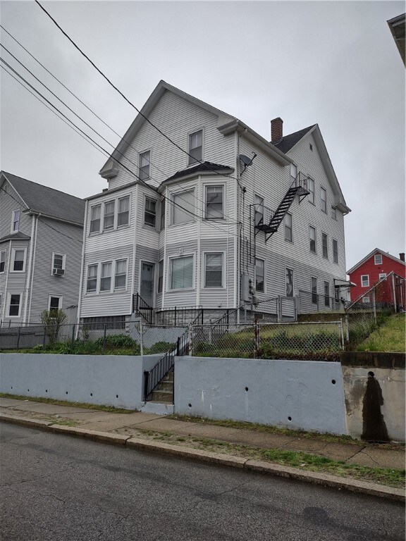 65 Lorraine St, Pawtucket, RI 02860 - photo 3