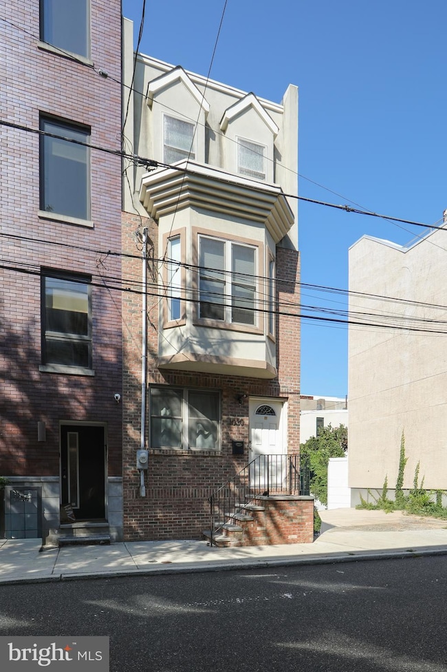 1030 N Leithgow St, Philadelphia, PA 19123 - photo 2