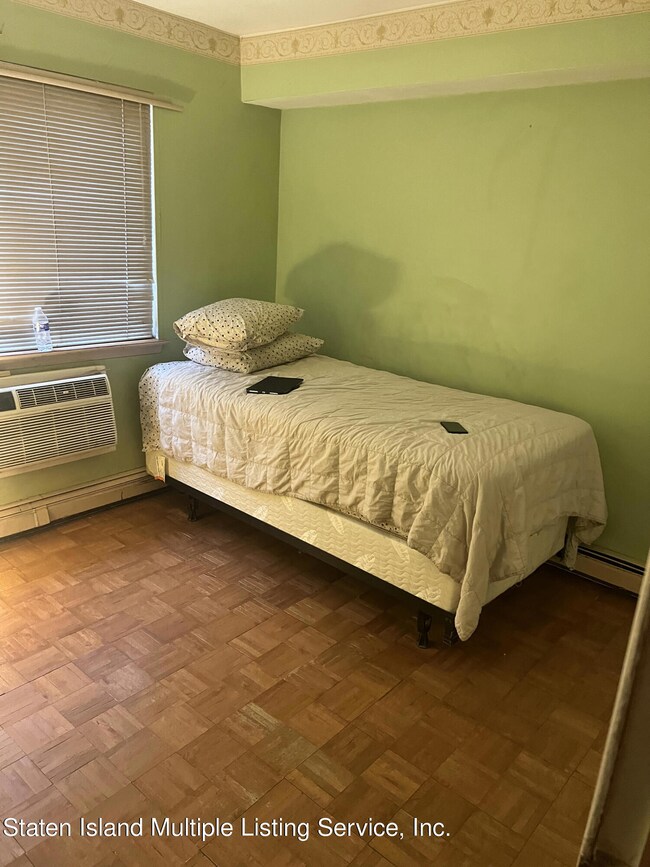 60 Daffodil Ln unit 107, Staten Island, NY 10314 - photo 6