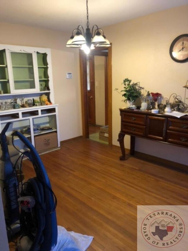 911 Tucker St, Texarkana, TX 75501 - photo 7