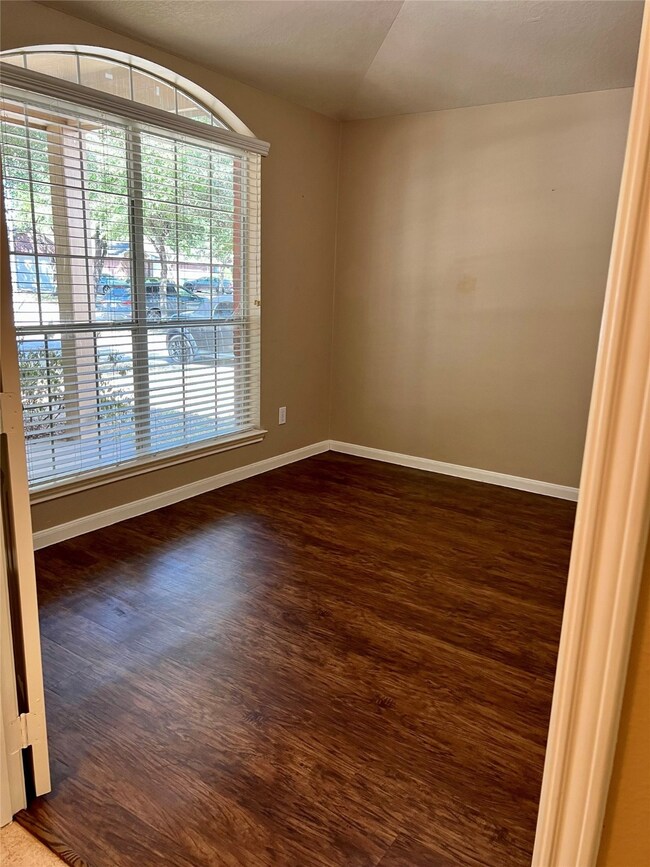 2510 Braley Park Ln, Conroe, TX 77385 - photo 2