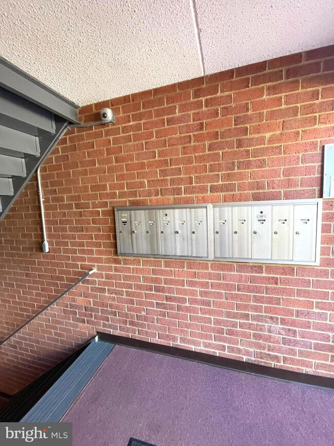 1633 Edgewood Place unit 201, Hagerstown, MD 21740 - photo 5