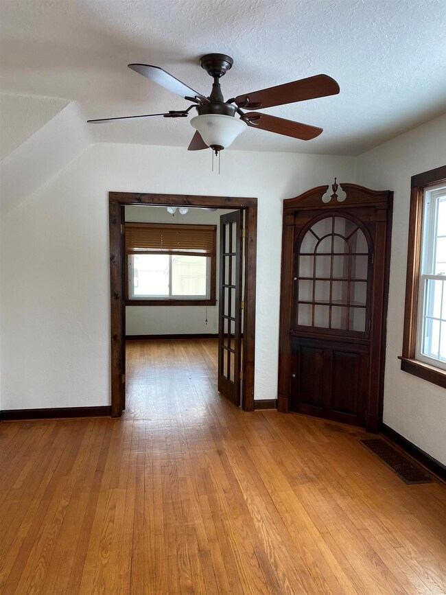 504 E 7th St, Fowler, IN 47944 - photo 2