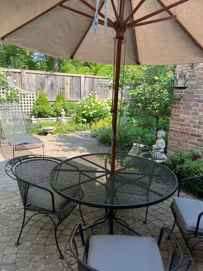 1877 Somerset Ln unit 9, Northbrook, IL 60062 - photo 4