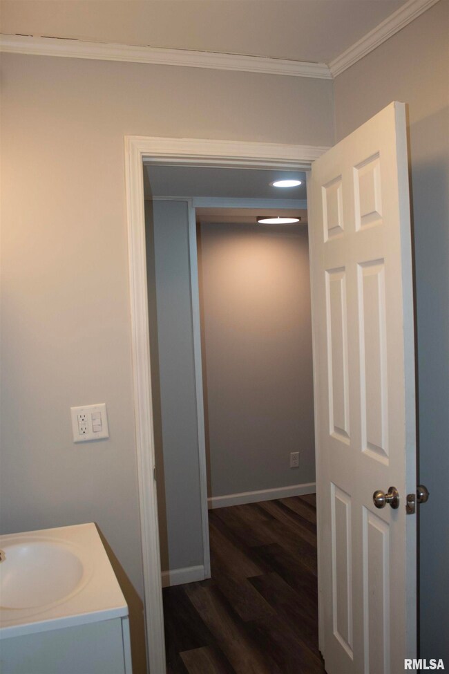 2539 W Monroe St, Springfield, IL 62704 - photo 7