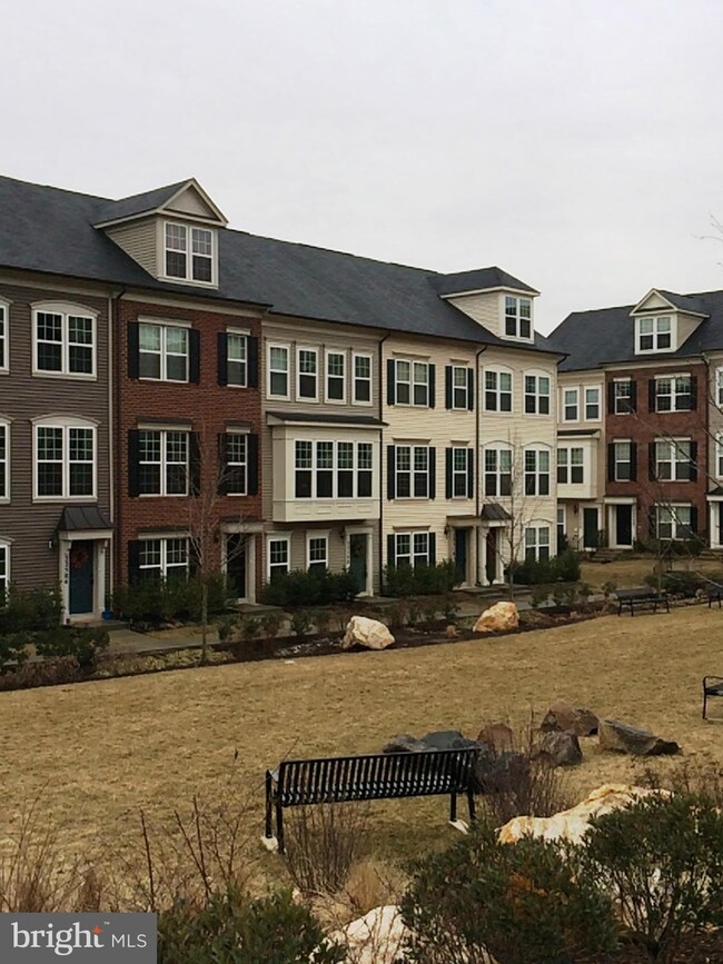 22508 Phillips St unit 505, Clarksburg, MD 20871 - photo 2