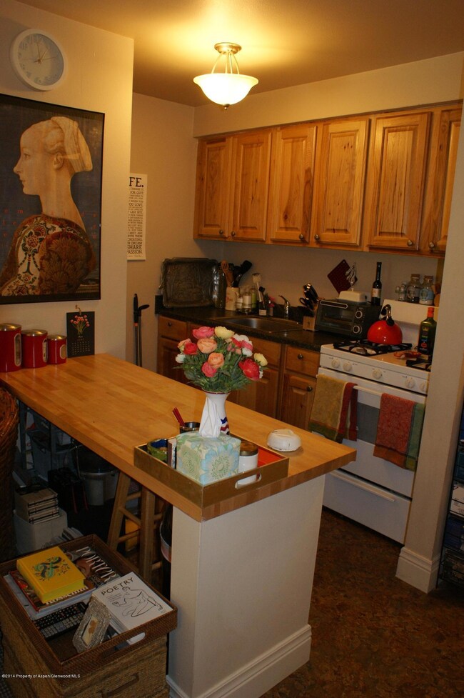 Little vic 3 kitchen