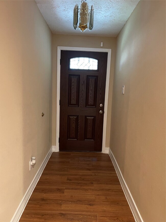 8522 Carriage Creek Dr, Houston, TX 77064 - photo 4