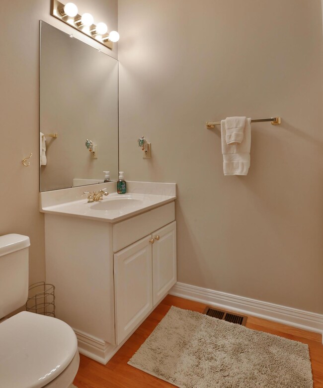 943 Linworth Village Dr, Columbus, OH 43235 - photo 5