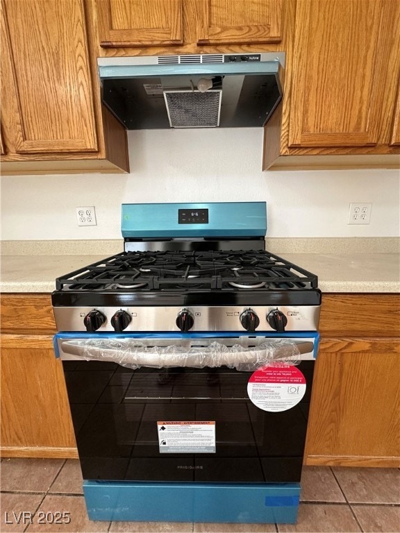 Brand new gas stove range and range hood