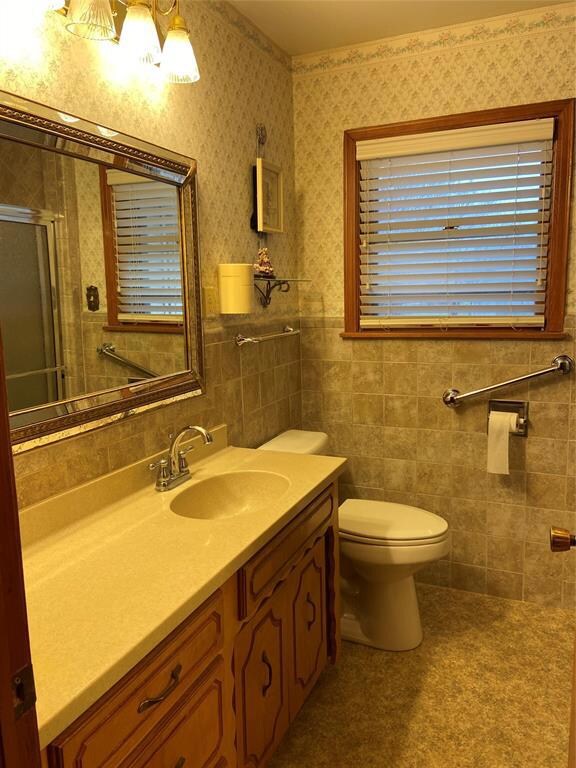 1201 Whaley Dr, Gainesville, TX 76240 - photo 5