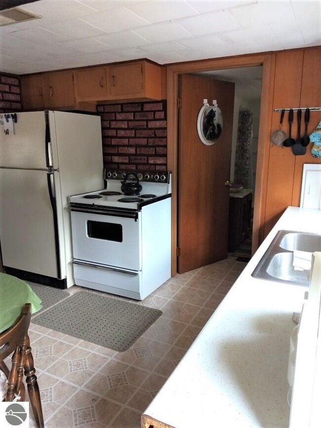 5369 E 8th St, Au Gres, MI 48703 - photo 5