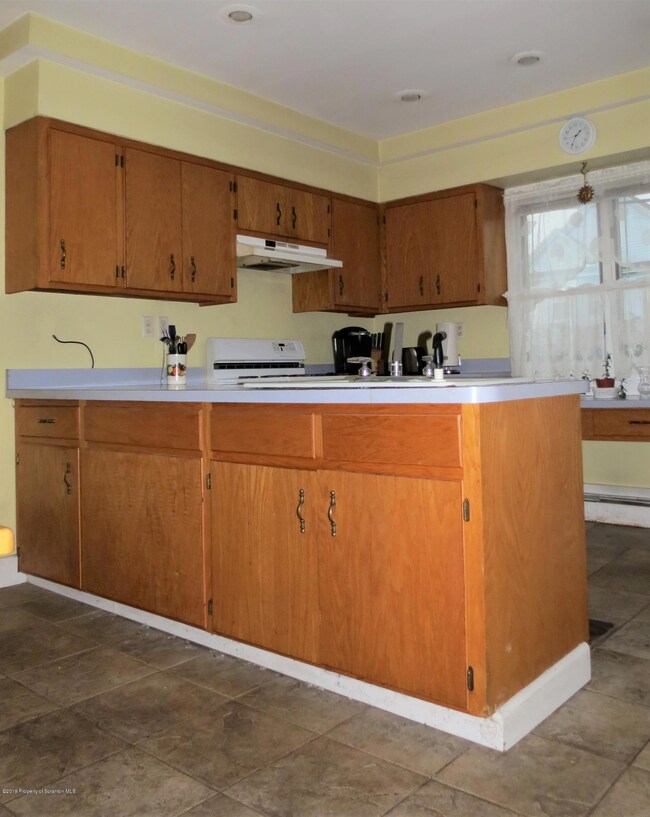 1801 Pettibone St, Scranton, PA 18504 - photo 6