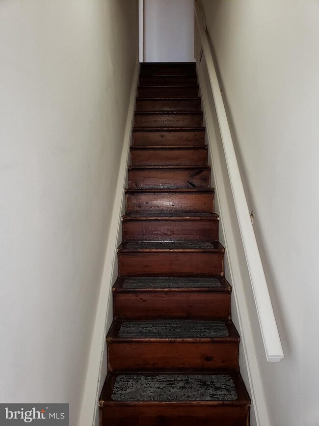 108 W Douglass St unit 2, Reading, PA 19601 - photo 4