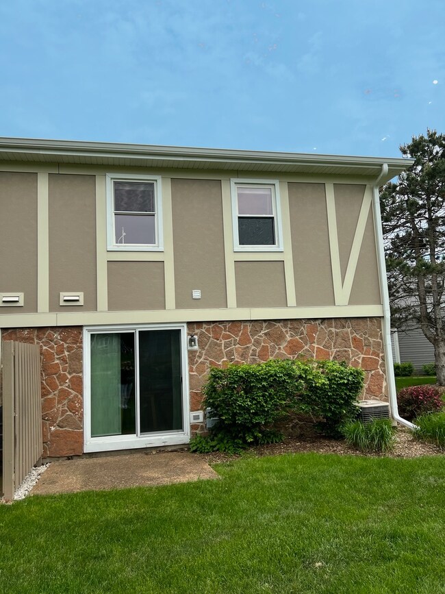 1072 Glouchester Harbor unit 1072, Schaumburg, IL 60193 - photo 4