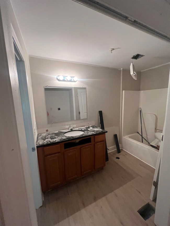 full bath on level 2
