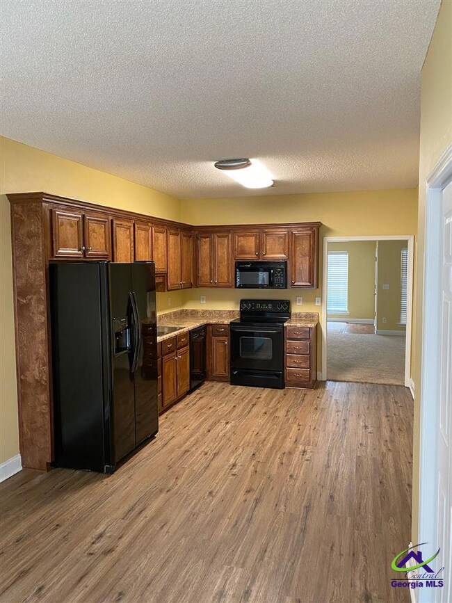 215 Merlot Dr, Byron, GA 31008 - photo 2