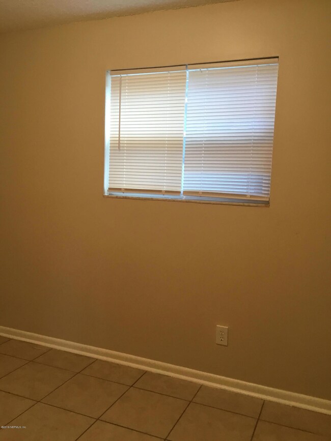 5227 Westchase Ct unit 3, Jacksonville, FL 32210 - photo 3